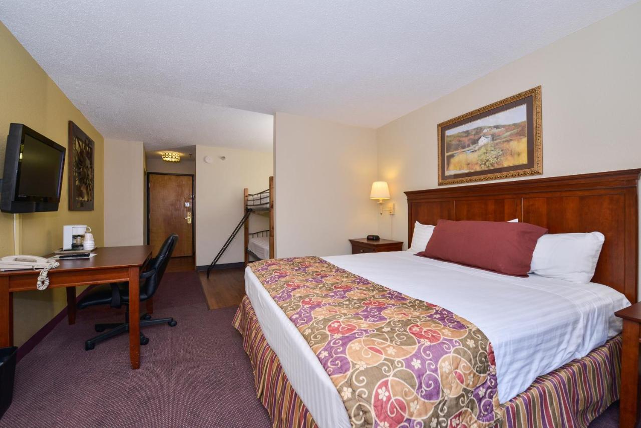  | Lamplighter Inn-South