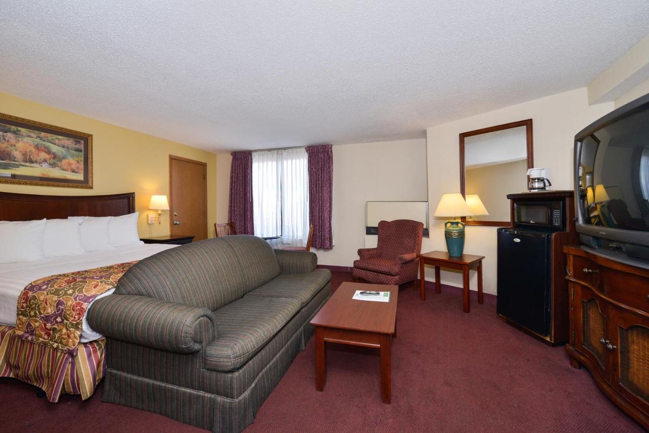  | Lamplighter Inn-South