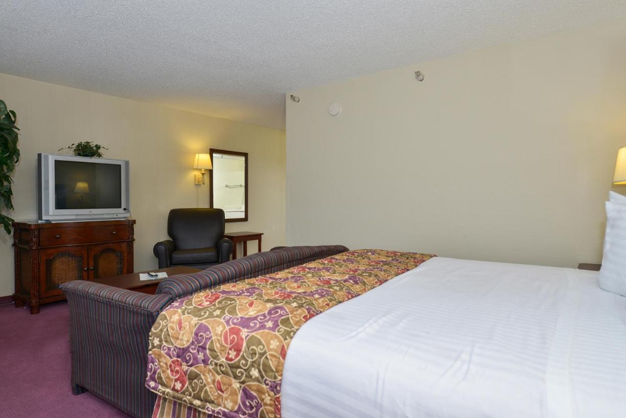  | Lamplighter Inn-South