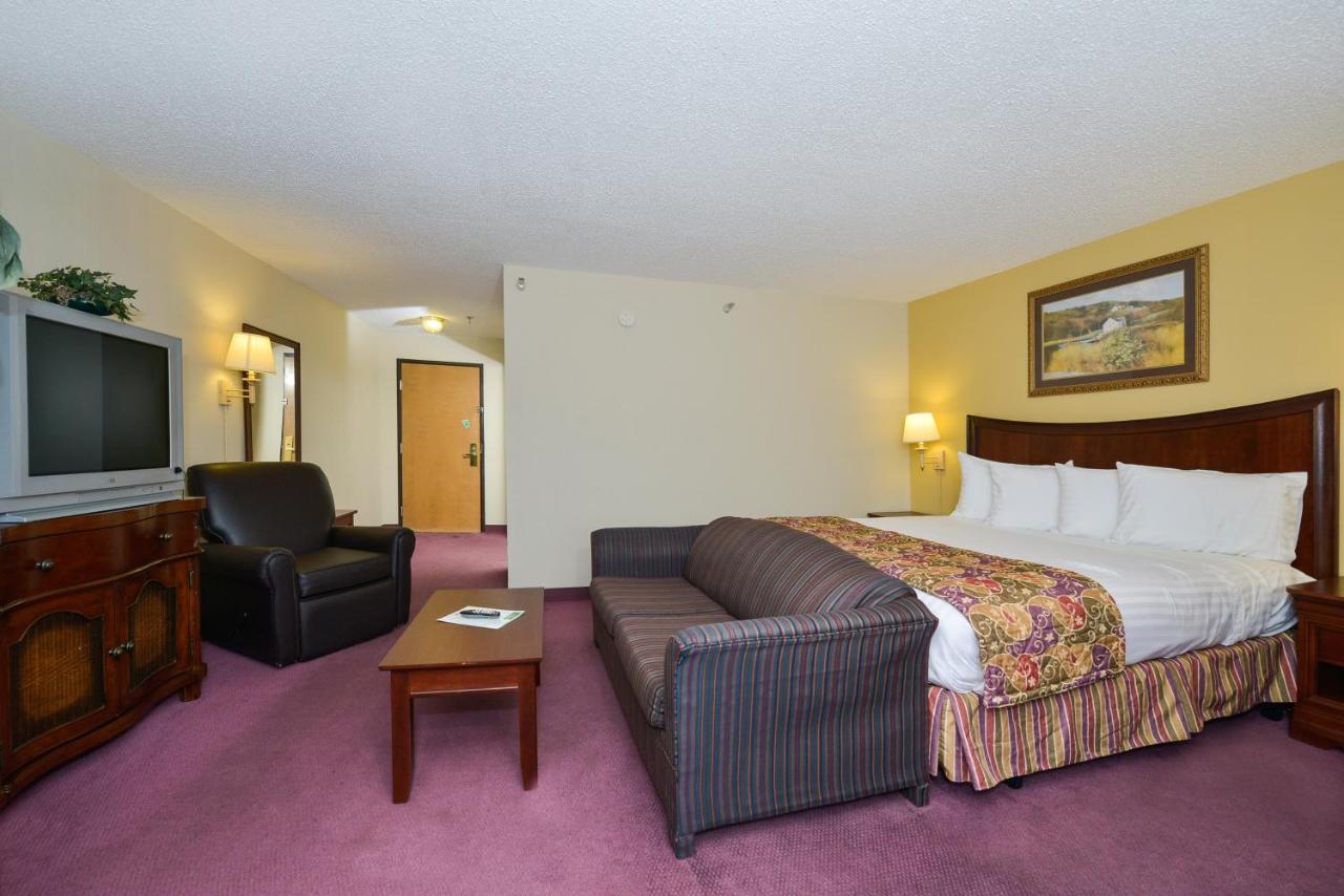  | Lamplighter Inn-South
