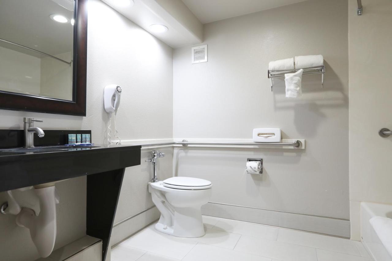 King Suite - Disability Access/Non-Smoking at Best Western Lanai Garden Inn & Suites
