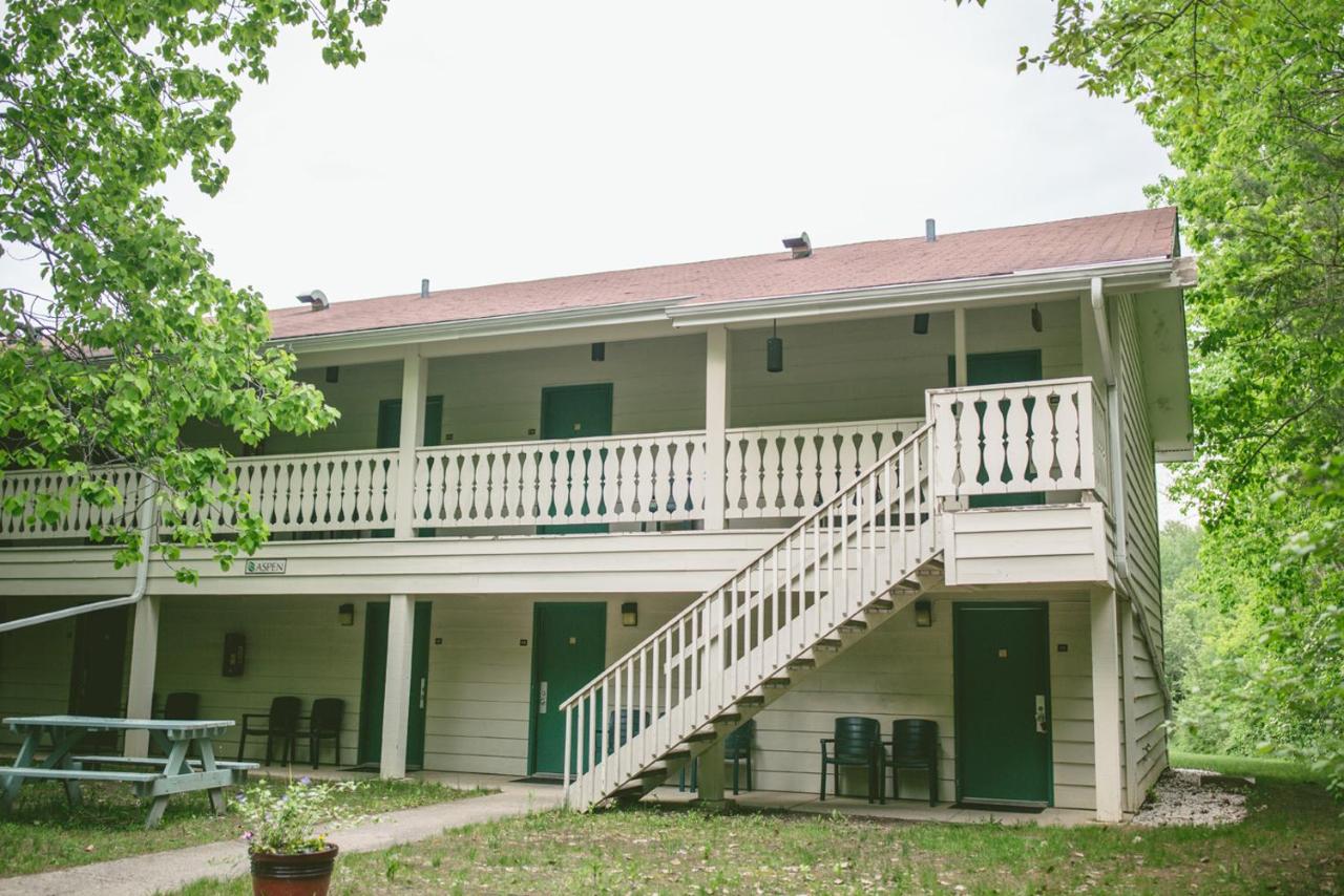 | Parkwood Lodge