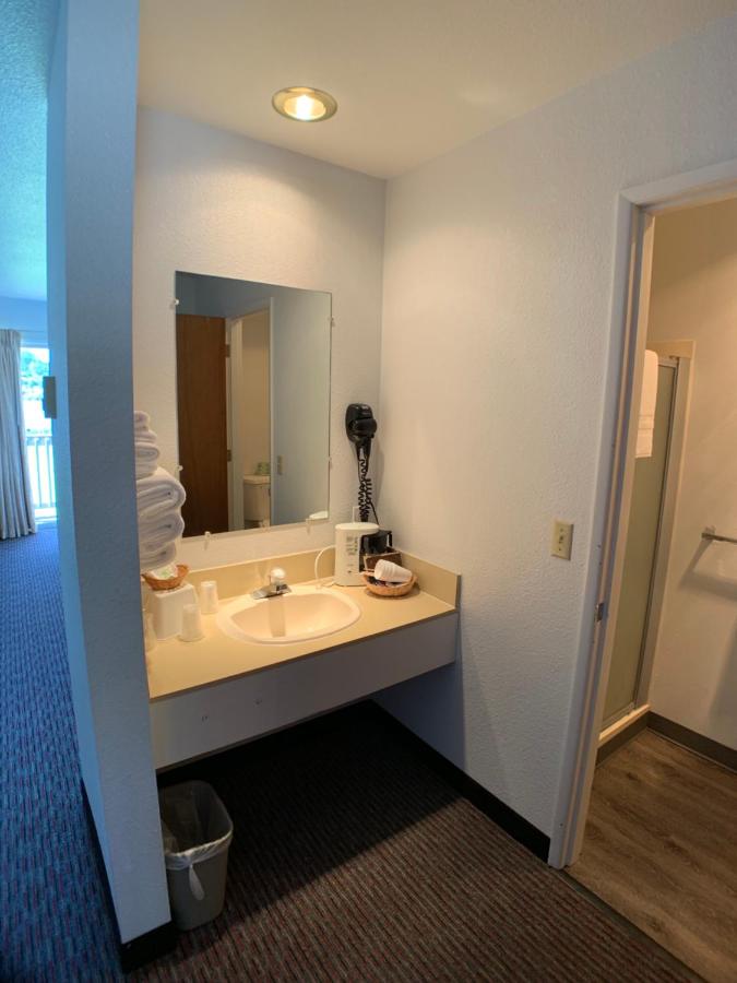 Standard Double Room at Jot's Resort