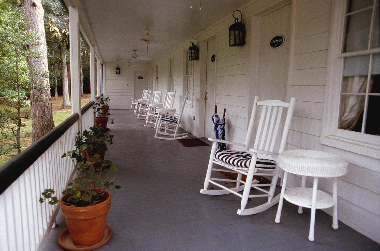  | Monmouth Historic Inn