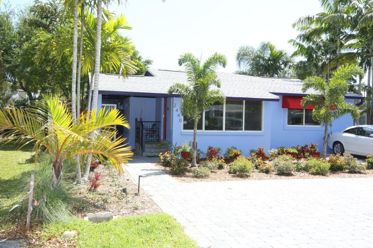 | Fantasy Island Inn, Caters to Men