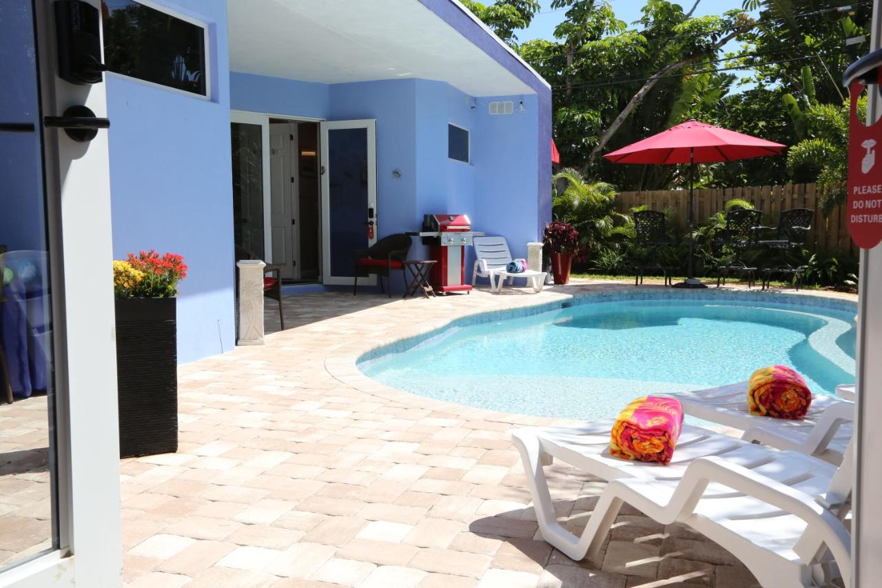  | Fantasy Island Inn, Caters to Men