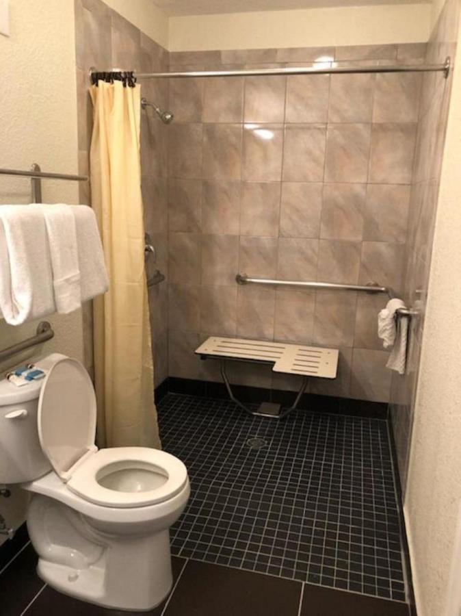 King Room - Disability Access at Floridian Hotel