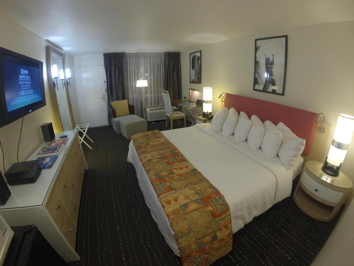 Room #18856413 at Floridian Hotel