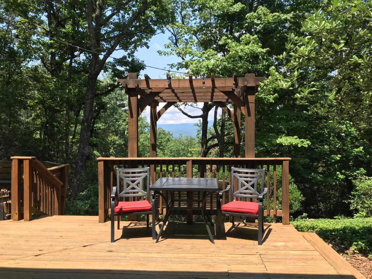 Double Room with Private Bathroom at Barefoot Hills