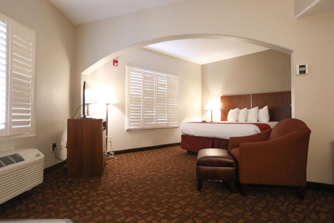 King Suite - Disability Access Tub at Best Western Lanai Garden Inn & Suites