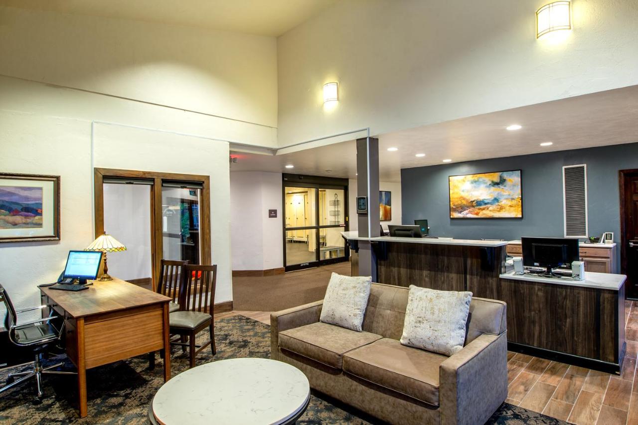 | Sandstone Creek Club Condominiums