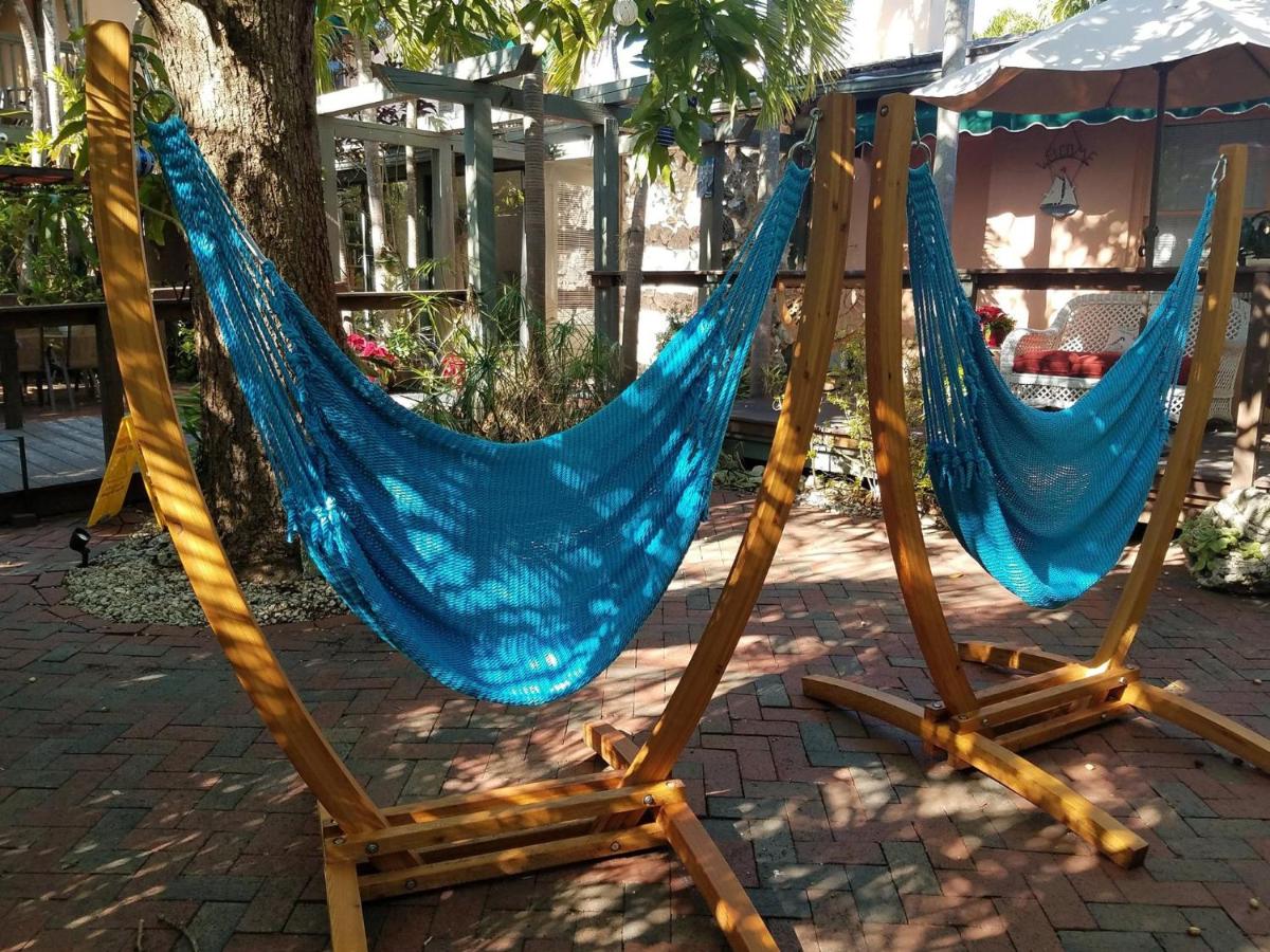| Suite Dreams Inn by the beach