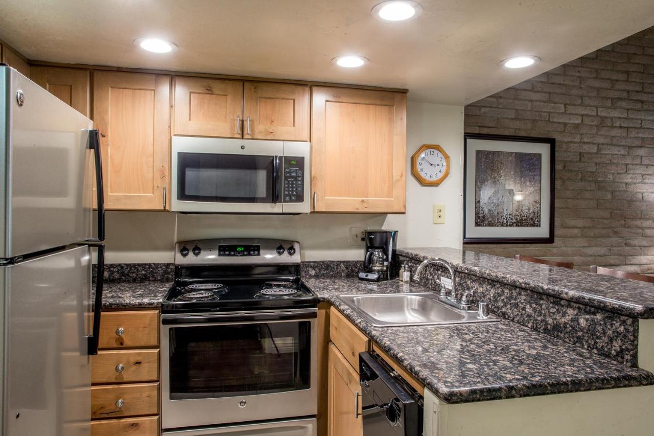 | Sandstone Creek Club Condominiums