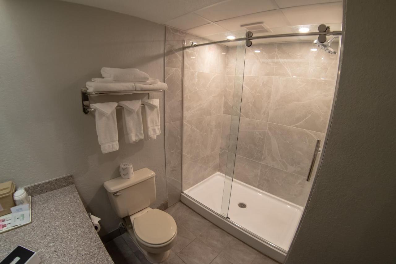 One-Bedroom Superior King Suite - Non-Smoking at Baymont by Wyndham Shakopee
