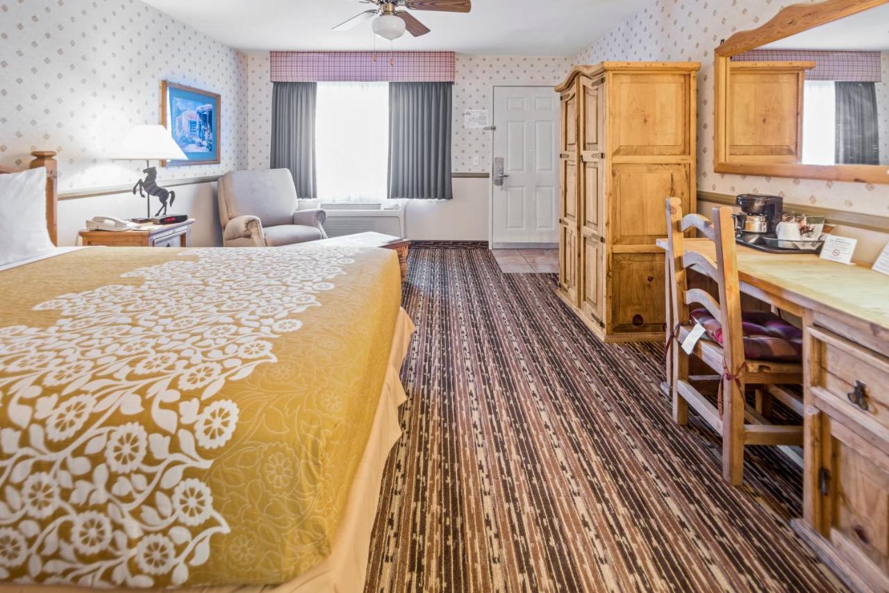 | Days Inn by Wyndham Lebec