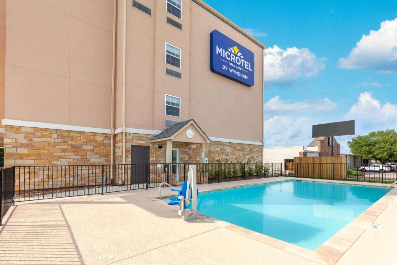 King Room - Non-Smoking at Microtel Inn & Suites by Wyndham College Station