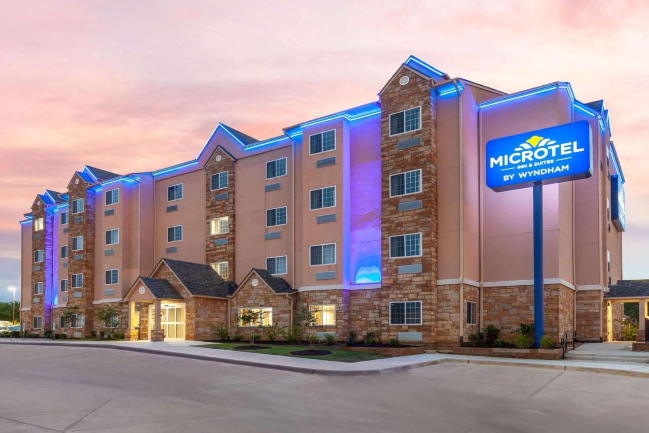 King Room - Non-Smoking at Microtel Inn & Suites by Wyndham College Station