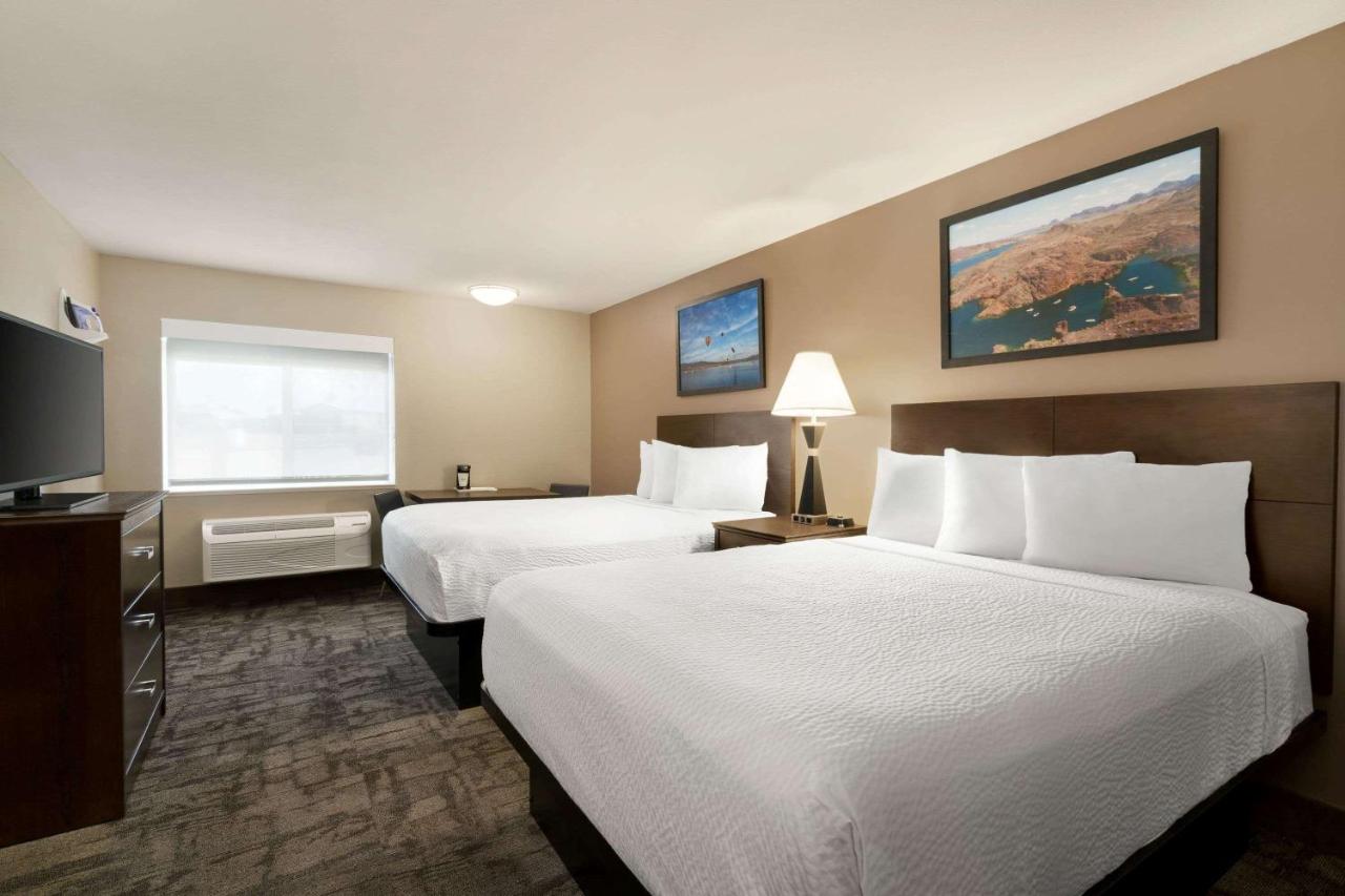 Queen Room with Two Queen Beds - Non-Smoking at Travelodge by Wyndham Lake Havasu