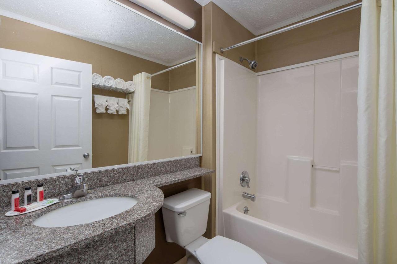 | Microtel Inn by Wyndham Columbia Two Notch Road Area