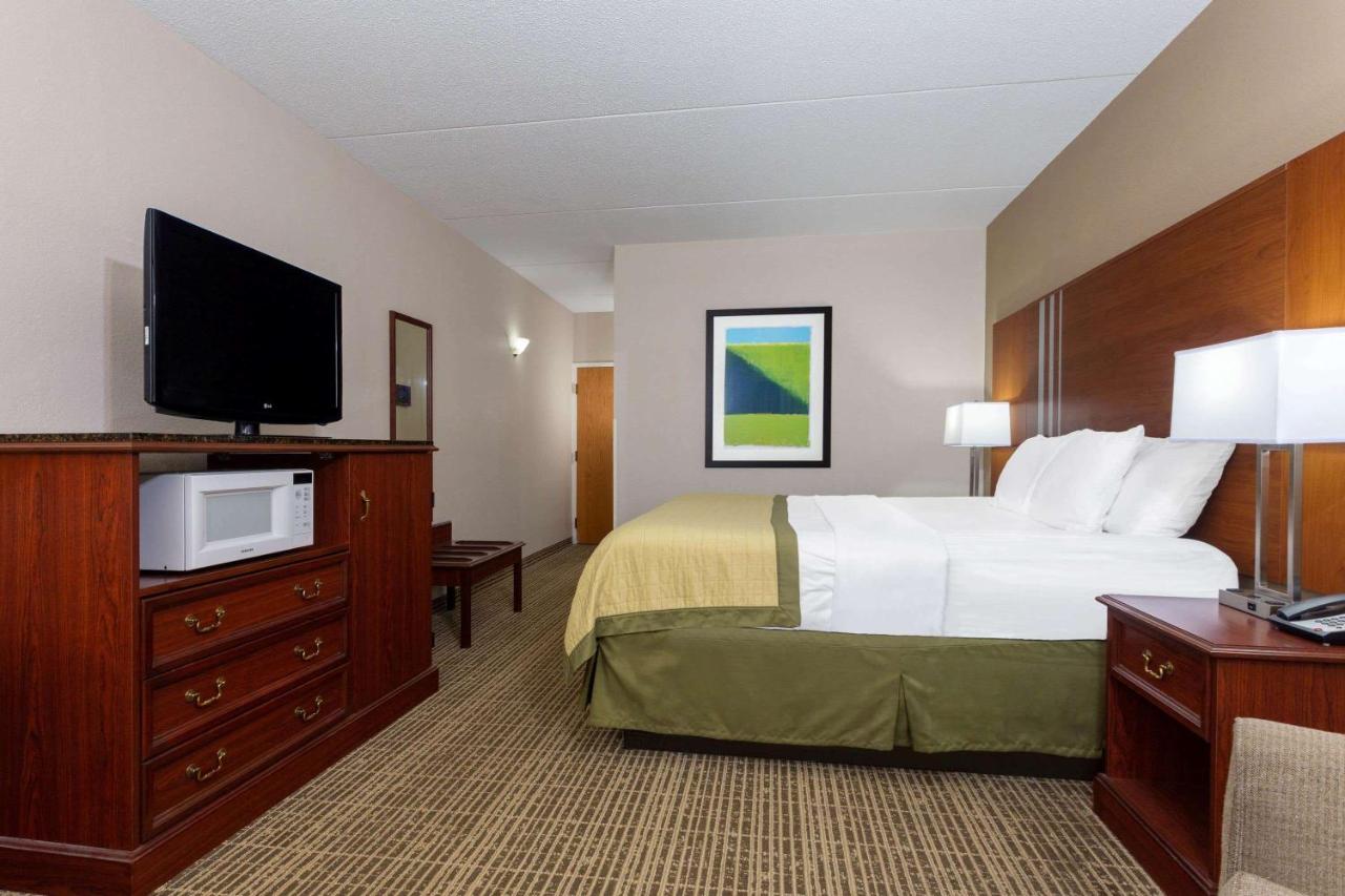King Room - Non-Smoking at Baymont by Wyndham Elkhart