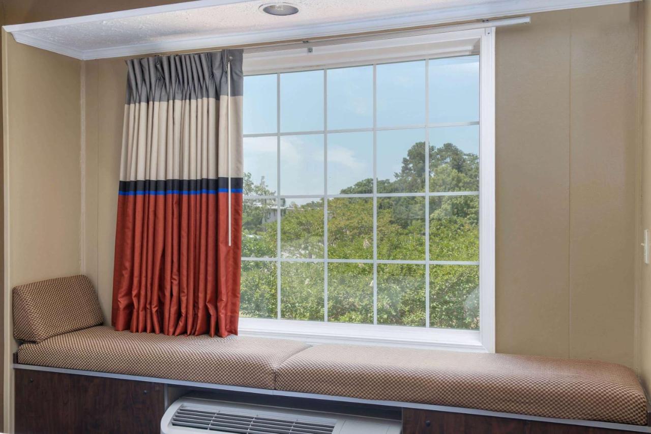 | Microtel Inn by Wyndham Columbia Two Notch Road Area