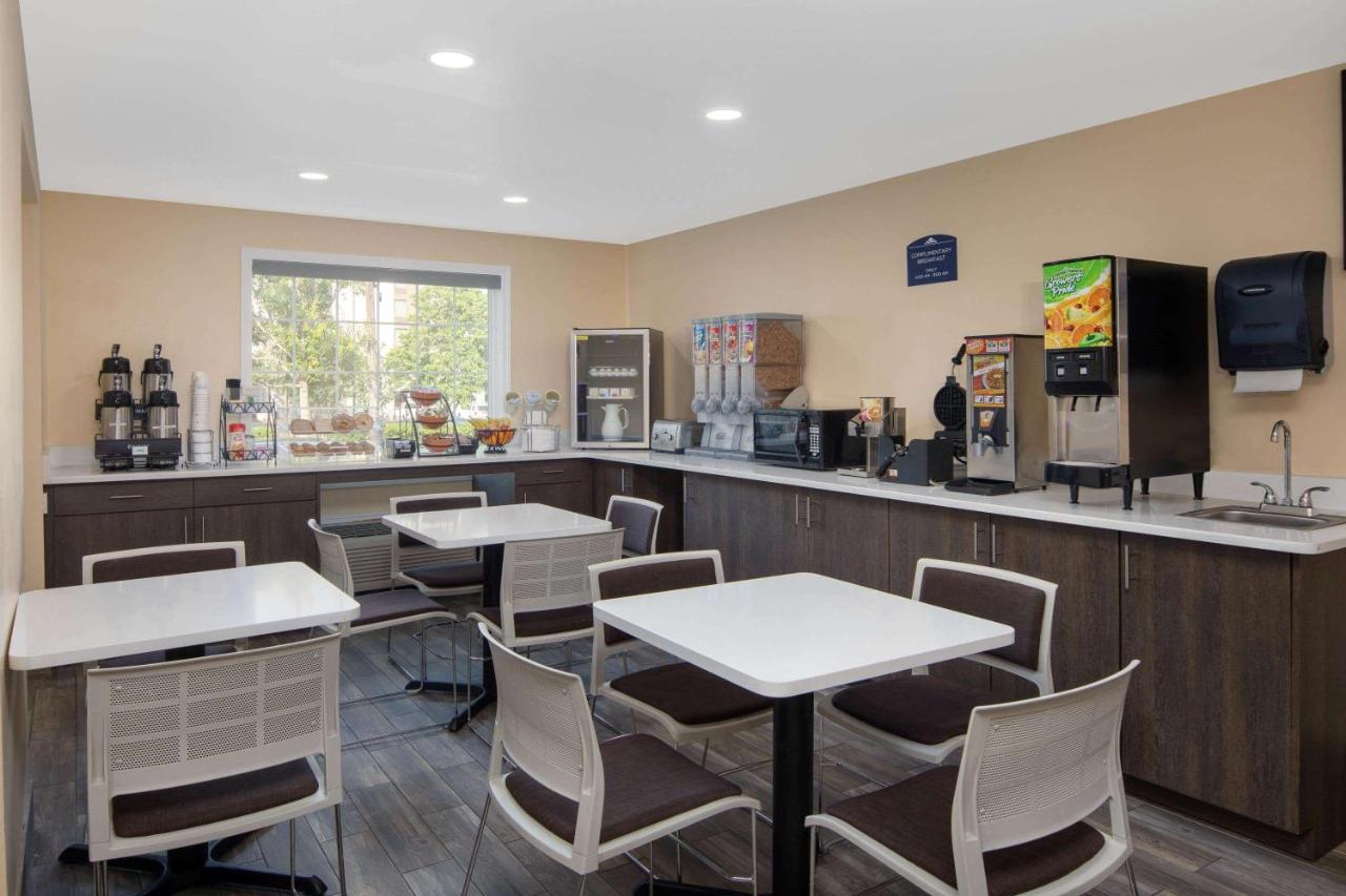 | Microtel Inn by Wyndham Columbia Two Notch Road Area