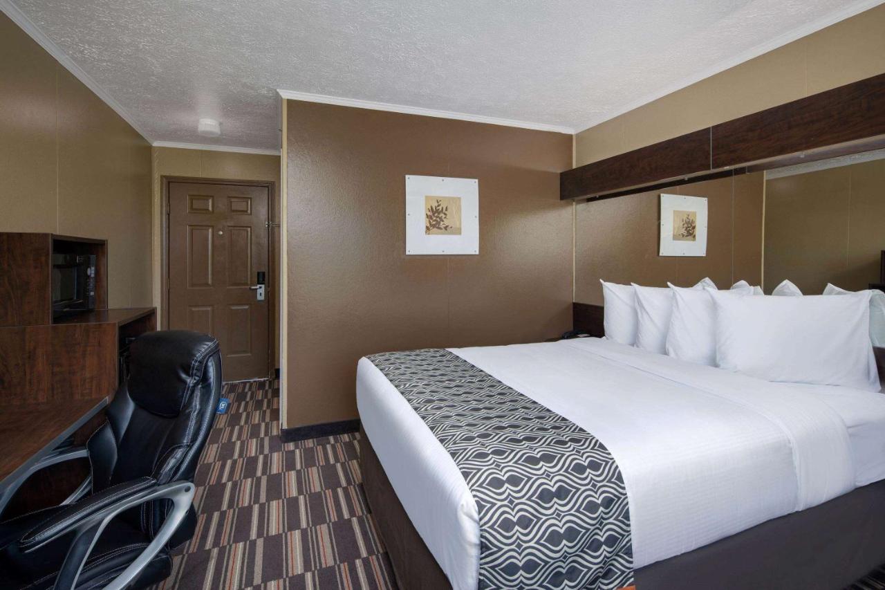 | Microtel Inn by Wyndham Columbia Two Notch Road Area