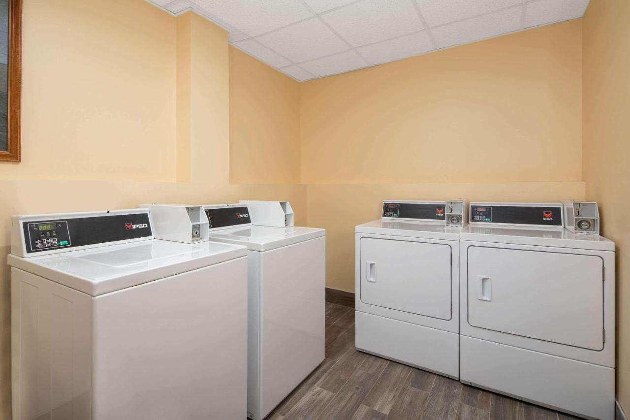 | Microtel Inn by Wyndham Columbia Two Notch Road Area