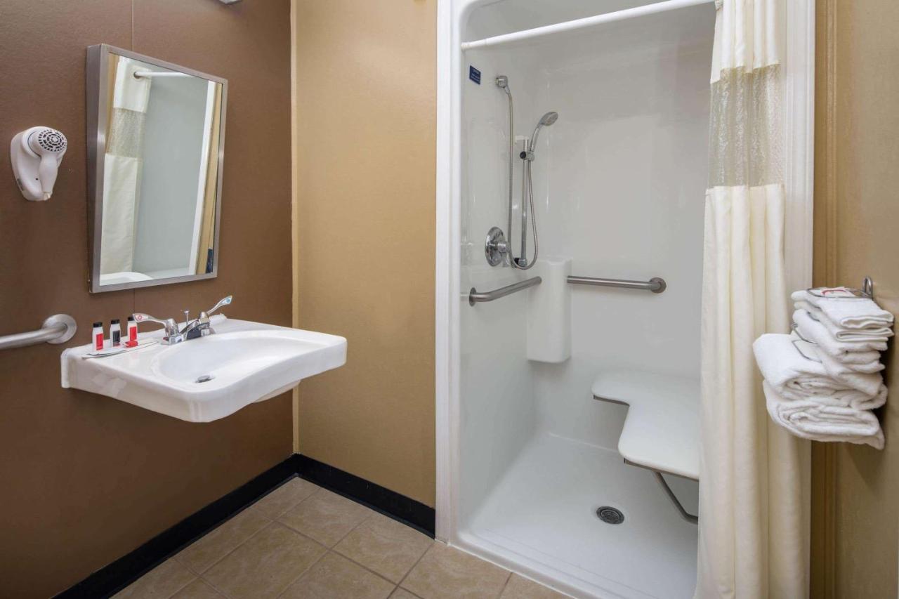 | Microtel Inn by Wyndham Columbia Two Notch Road Area