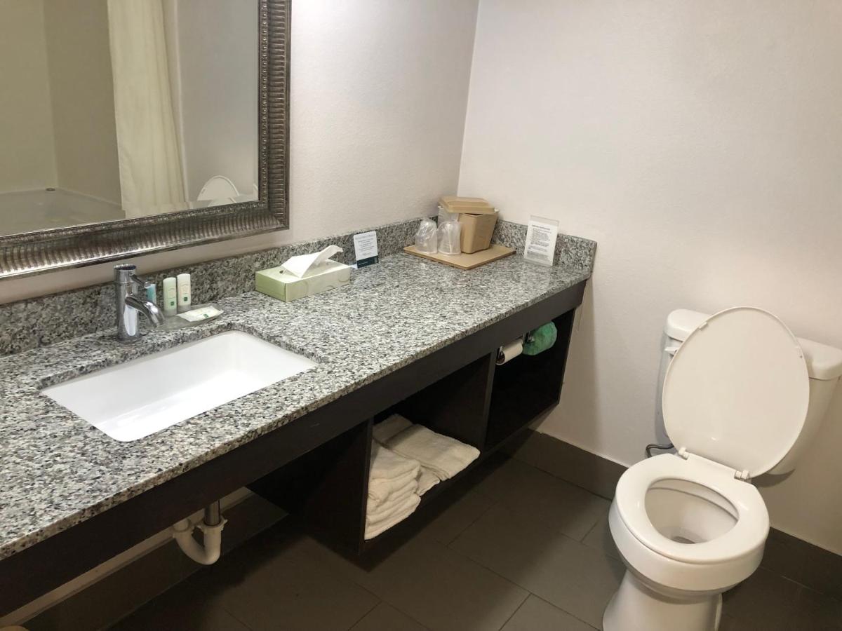 | Quality Inn Rochester