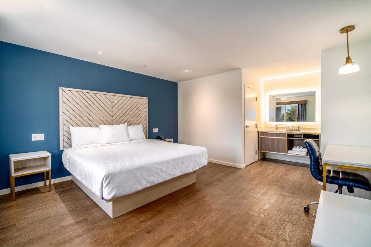 | Trend Hotel at LAX Airport