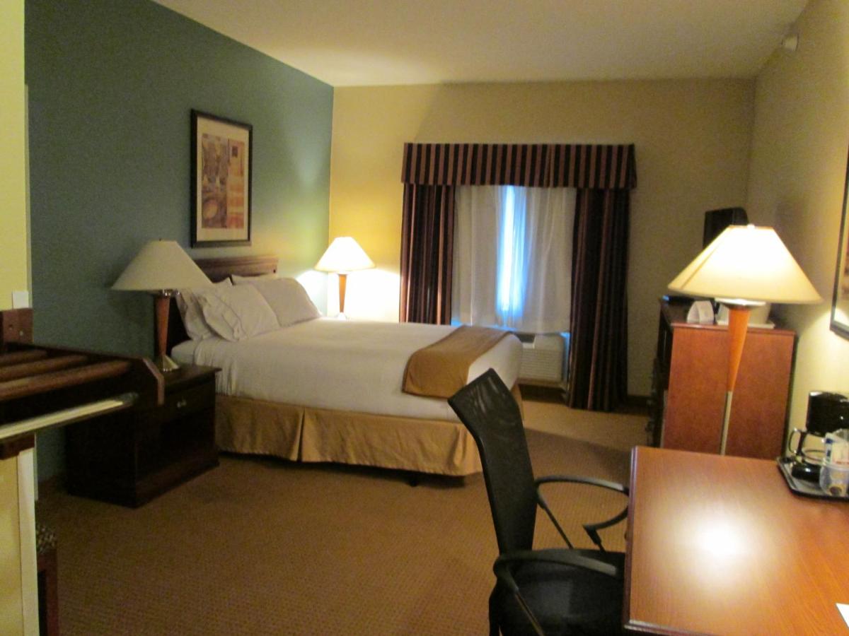 | Holiday Inn Express - Newell-Chester WV, an IHG Hotel
