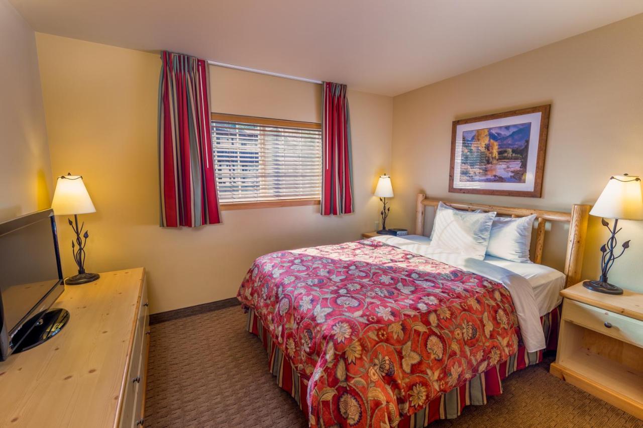 Two-Bedroom Apartment at Icicle Village Resort