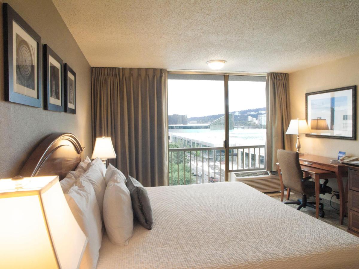 Deluxe King Room at Inn At The Convention Center