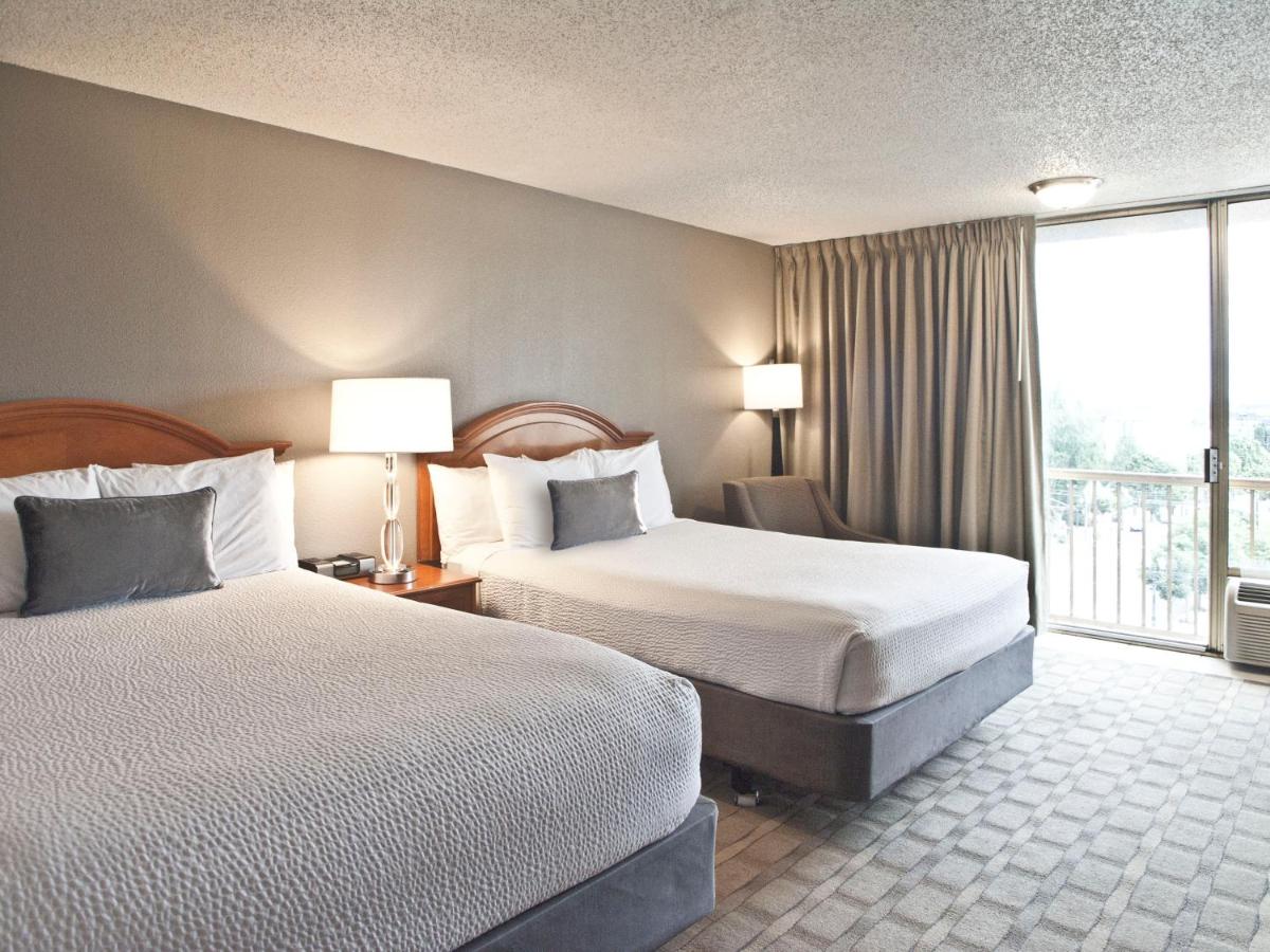 Queen Room with Two Queen Beds at Inn At The Convention Center