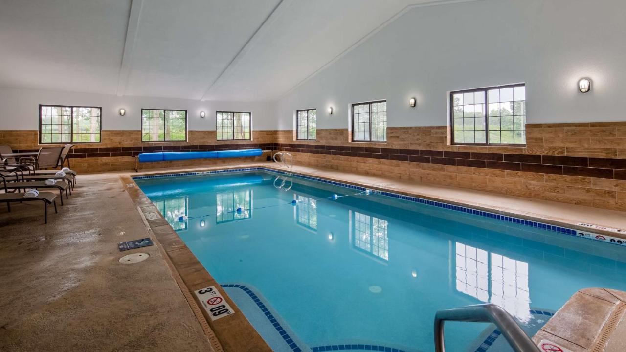 | Best Western Hampshire Inn & Suites