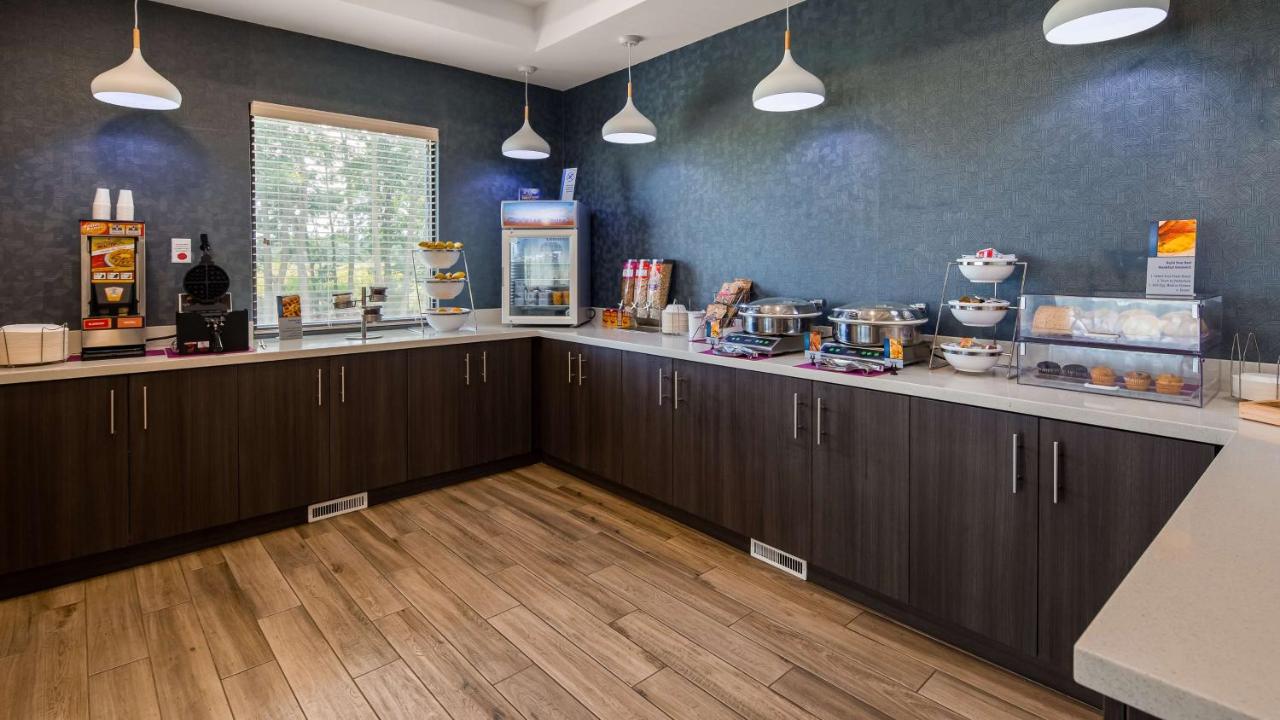 | Best Western Hampshire Inn & Suites