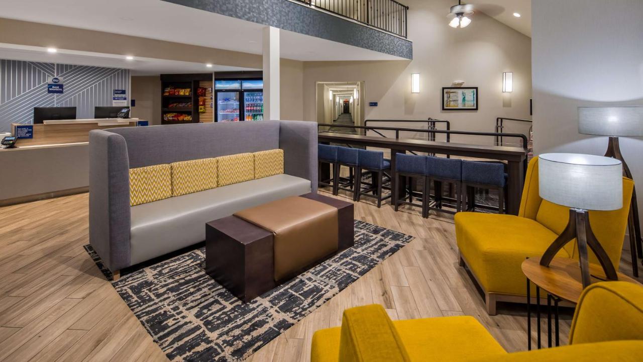| Best Western Hampshire Inn & Suites