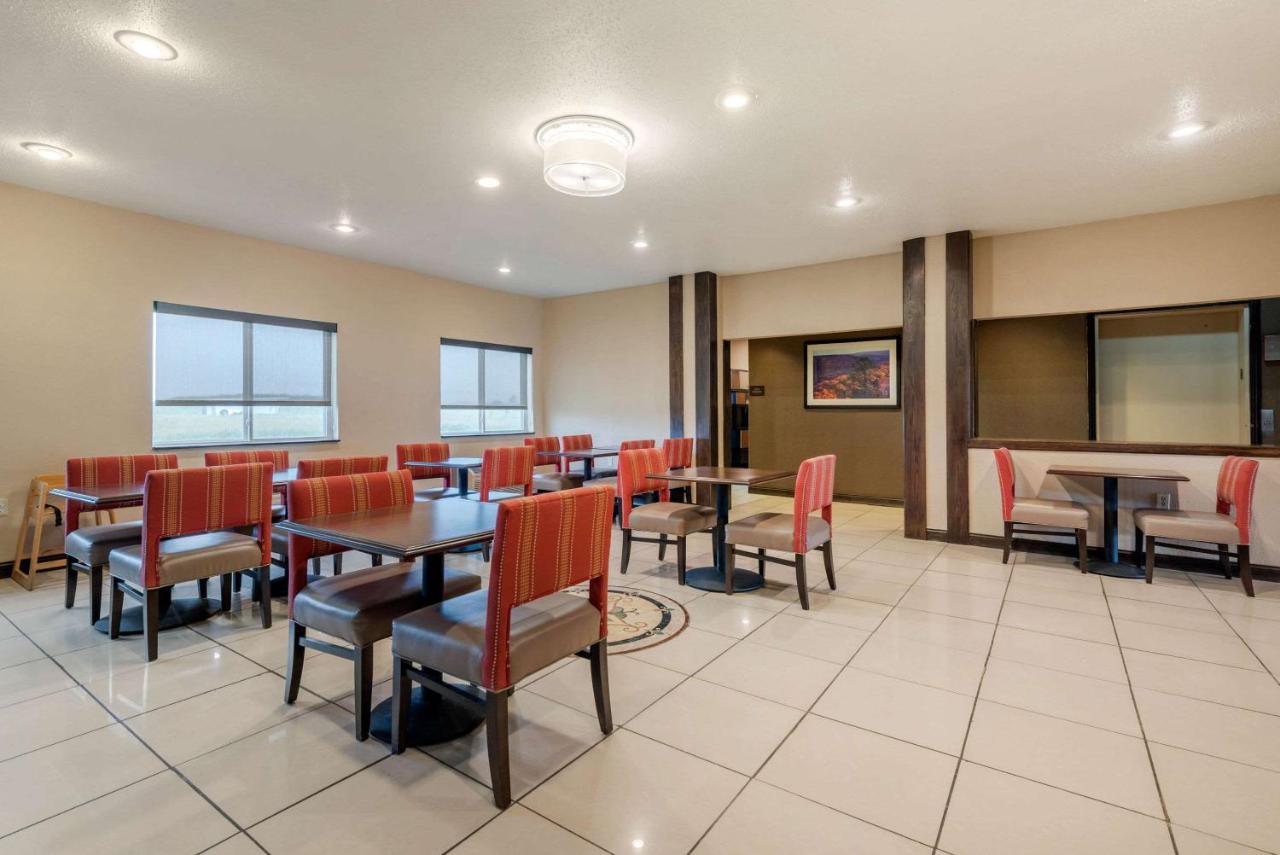 | Comfort Inn Warren I-69