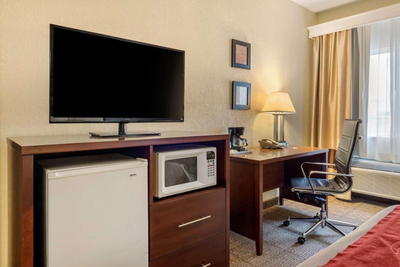 | Comfort Inn Warren I-69