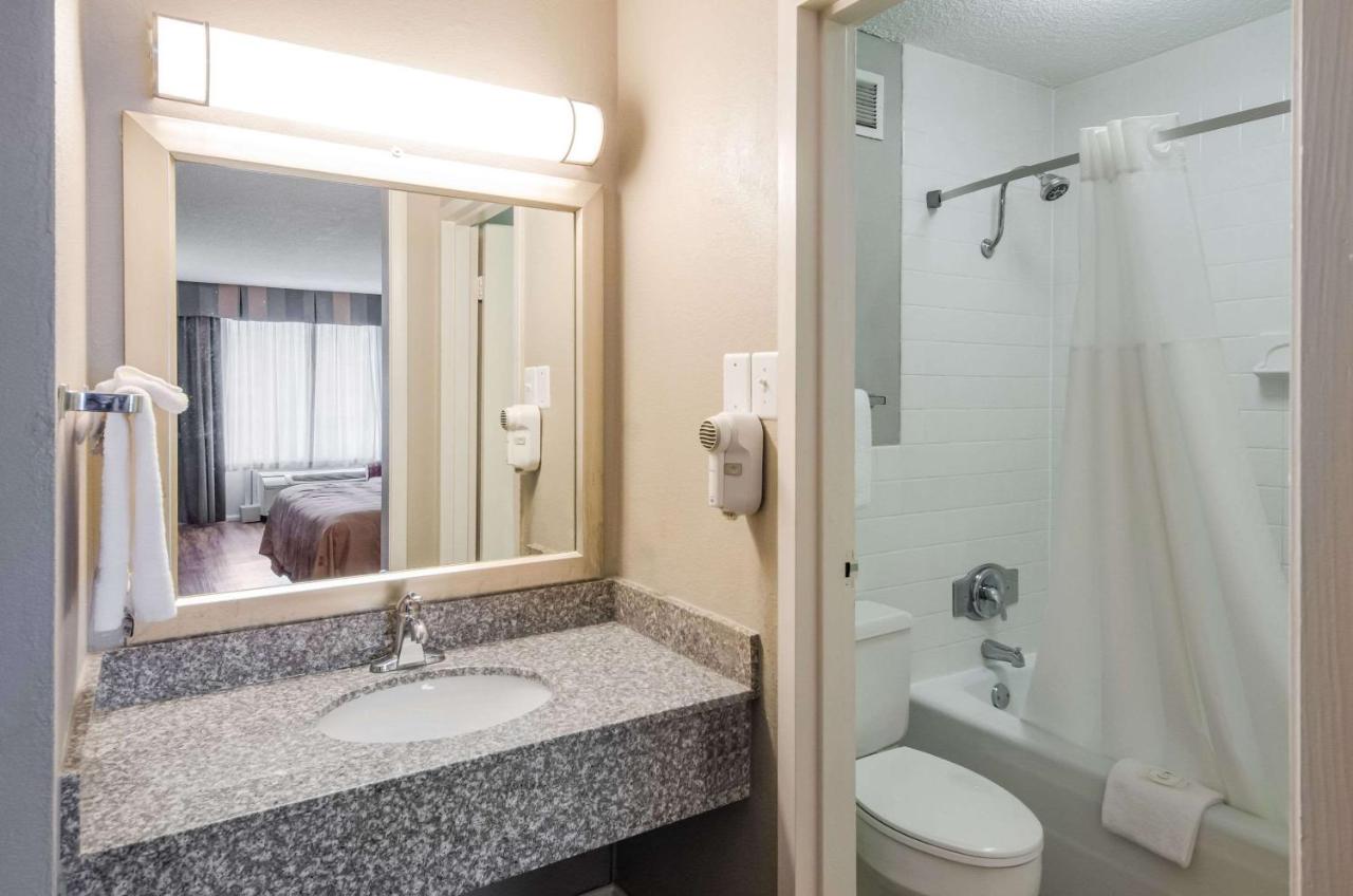 Double Room - Accessible/Non-Smoking at Quality Inn Roanoke Airport