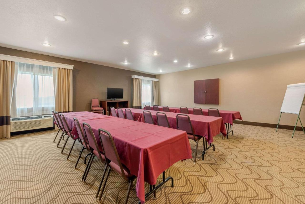 | Comfort Inn Warren I-69