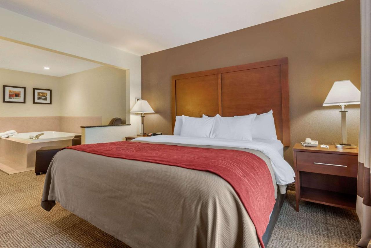 | Comfort Inn Warren I-69