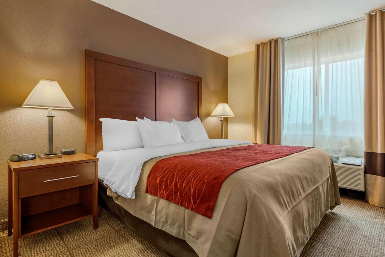 | Comfort Inn Warren I-69