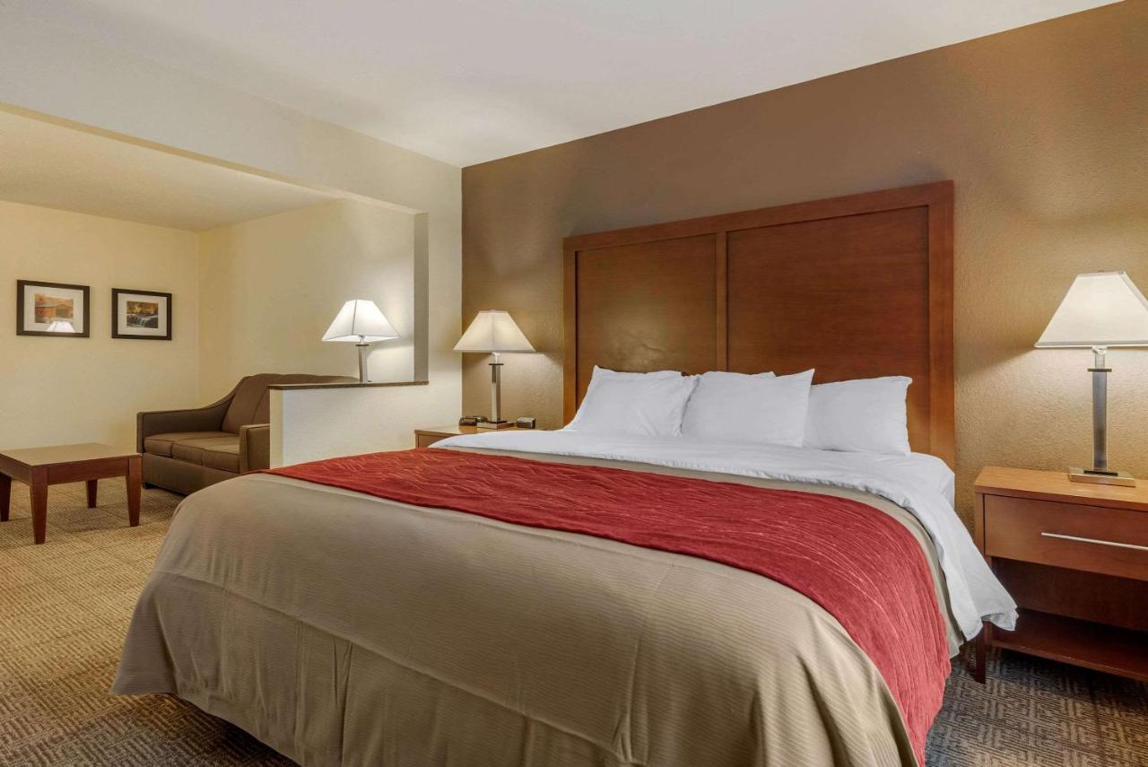 | Comfort Inn Warren I-69