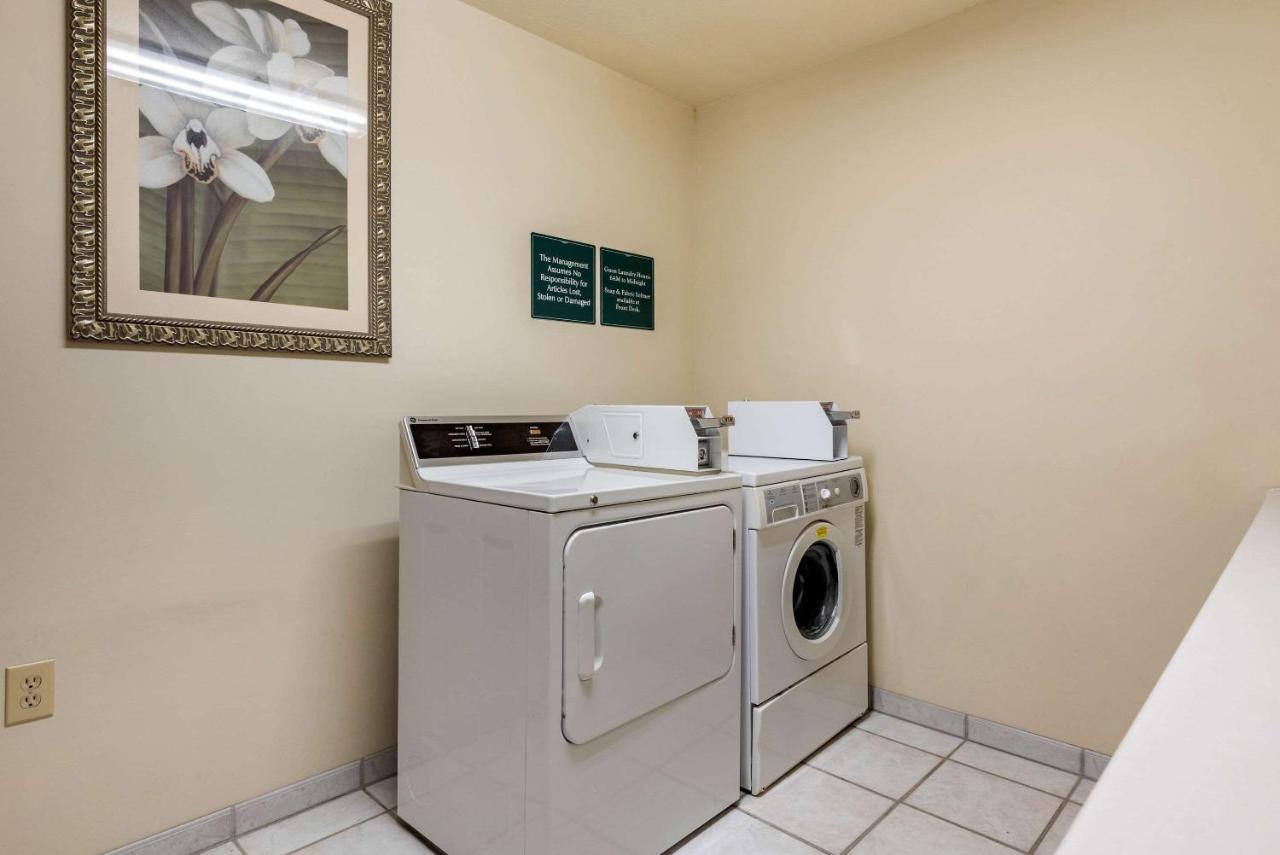 | Comfort Inn Warren I-69
