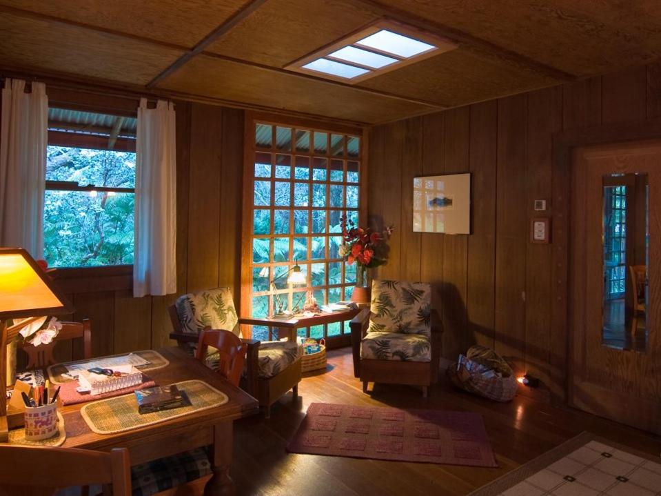| Crater Rim Cabin