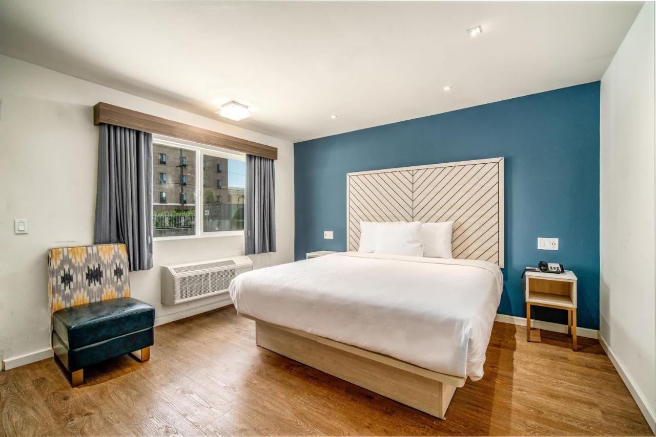 | Trend Hotel at LAX Airport
