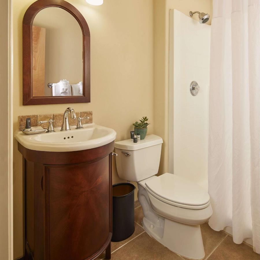  | Best Western Wesley Inn & Suites