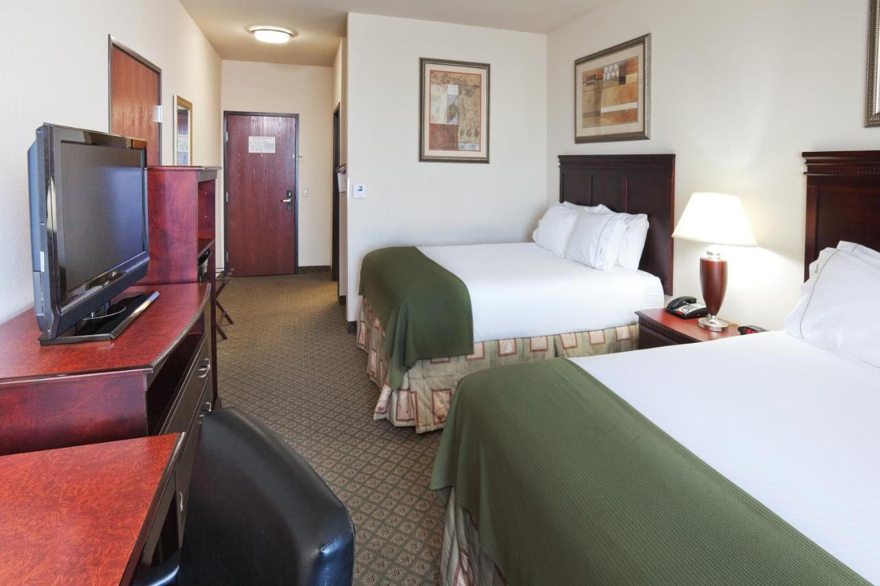 | Holiday Inn Express Hotel and Suites Corsicana I-45, an IHG Hotel